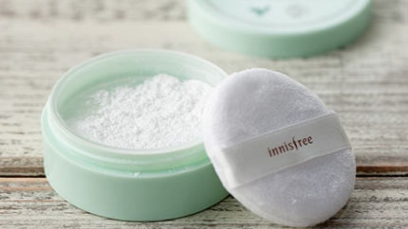 Phấn phủ của Innisfree kiểm soát bã nhờn  