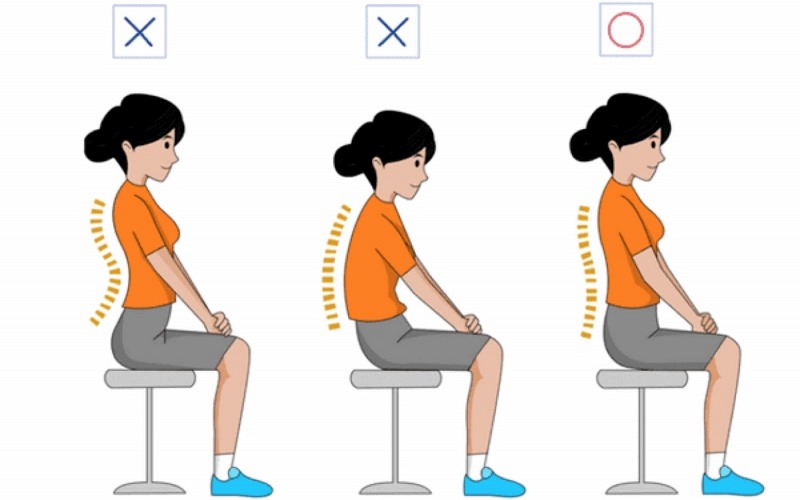 Gù lưng (kyphosis) là một tình trạng y tế trong đó cột sống phần lưng trên bị cong bất thường, dẫn đến tư thế cong về phía trước. Đây là một vấn đề thường gặp ở người lớn tuổi, nhưng cũng có thể xảy ra ở trẻ em và thanh thiếu niên.