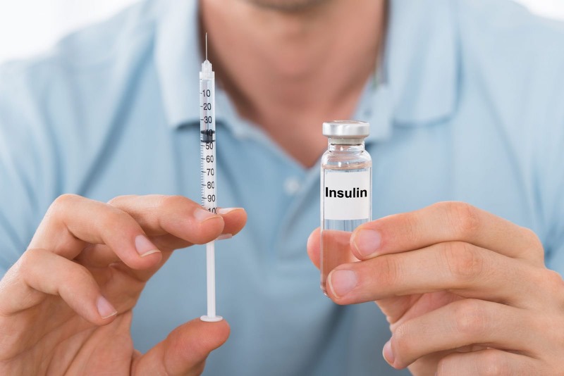 Tác dụng ngoại ý trầm trọng nhất của việc sử dụng insulin là hạ đường huyết