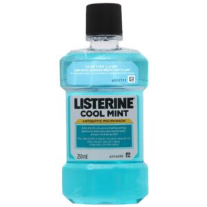 Nước súc miệng diệt khuẩn Listerine Cool Mint 250ml