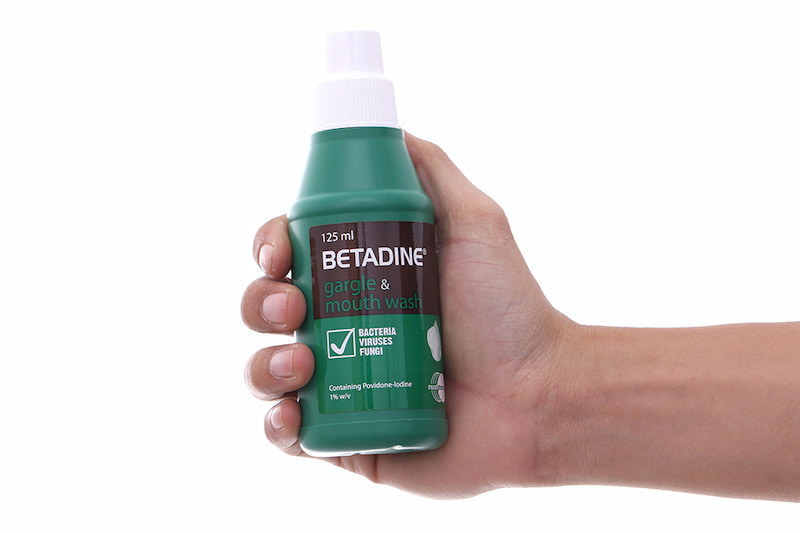 Dùng Betadine để bảo vệ răng miệng của bạn