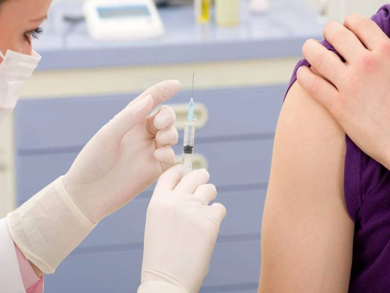 Tiêm phòng vaccine đầy đủ giúp phòng ngừa suy gan