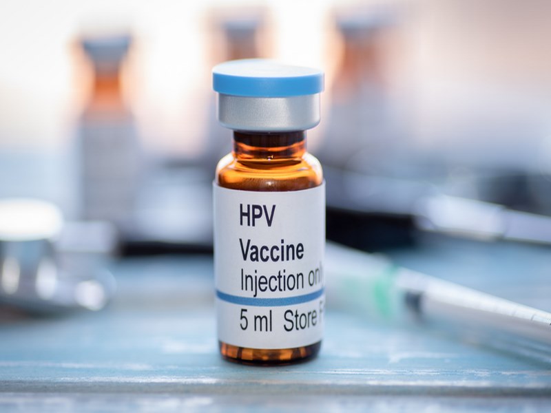 Tiêm vắc xin phòng ngừa HPV