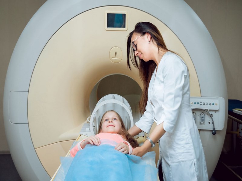 Chụp MRI hỗ trợ chẩn đoán u nang màng nhện