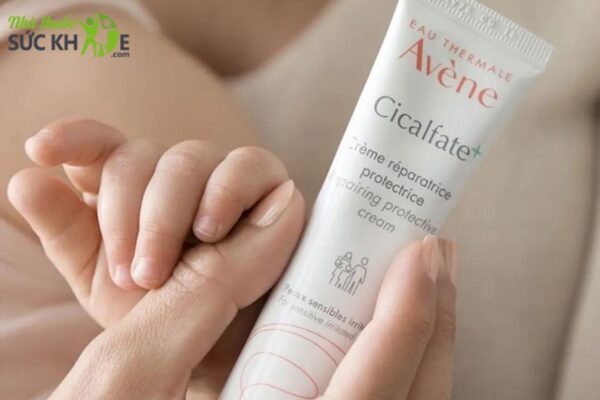 Avene Cicalfate Repair Cream hỗ trợ làm lành sẹo, phục hồi da