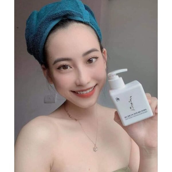 Dưỡng thể hỗ trợ kích trắng da Lebelage Heeyul White Body Tone Up Cream