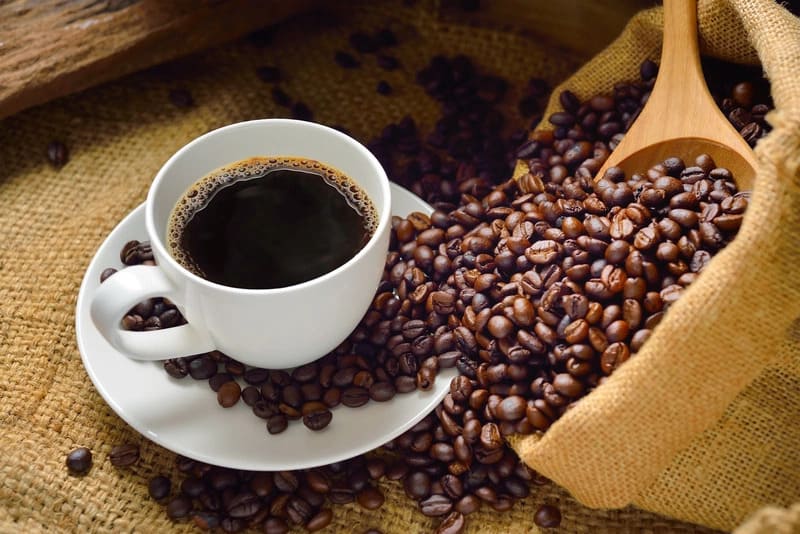 Cafe là nguồn cung cấp caffeine, một chất kích thích tự nhiên