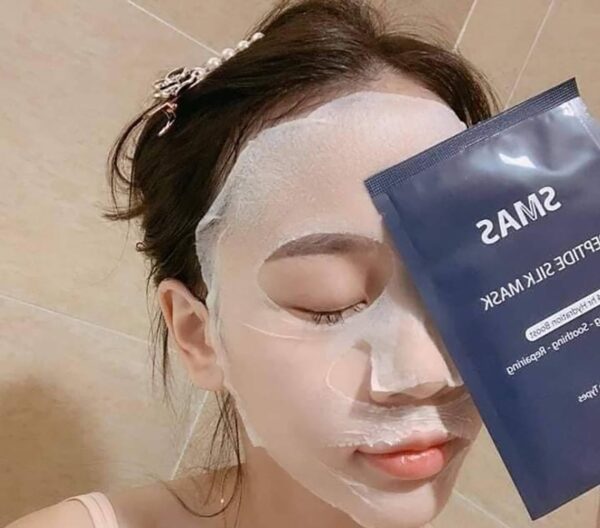 Mặt nạ hỗ trợ phục hồi cấp ẩm Smas Peptide Silk Mask