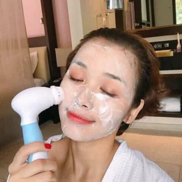 Máy rửa mặt cọ Nano Flawless Nhật Bản