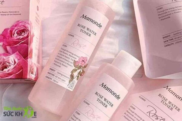 Nước Hoa Hồng Mamonde Rose Water Toner hỗ trợ cấp ẩm, mịn da