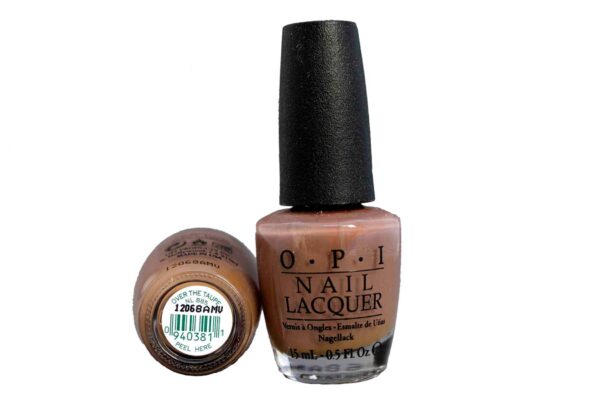 Sơn móng tay OPI NL B85 Over The Taupe màu nâu nude