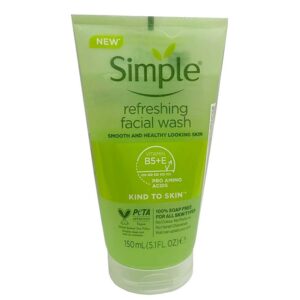 Sữa rửa mặt Simple Kind to Skin Refreshing của Anh