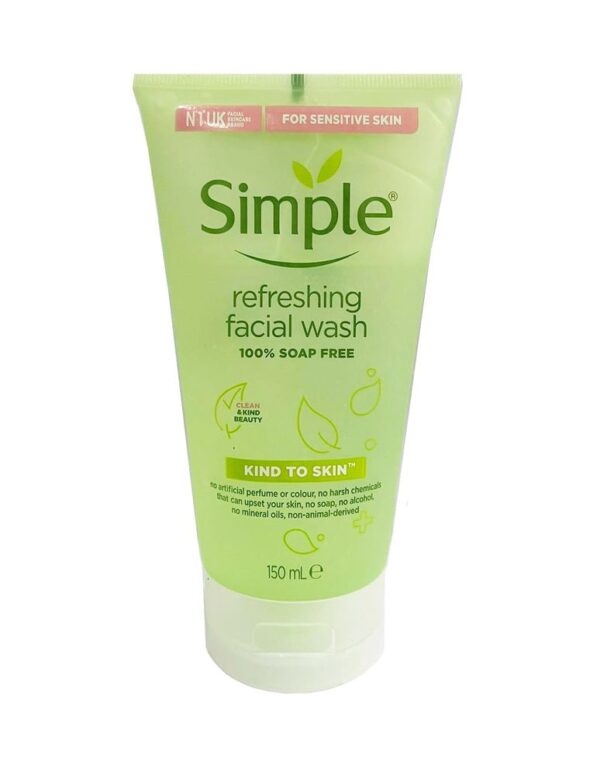 Sữa rửa mặt Simple Kind to Skin Refreshing của Anh