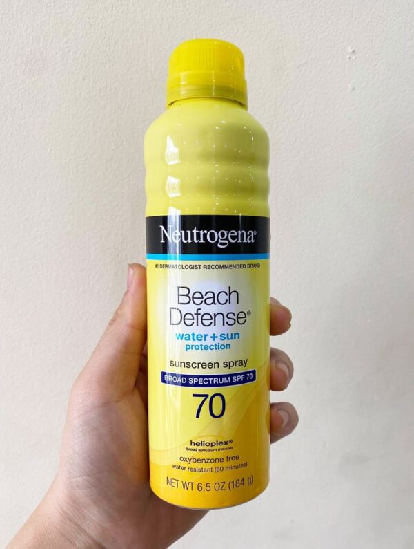 Xịt chống nắng Neutrogena Beach Defense SPF70