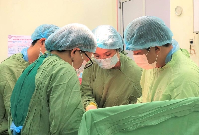 Sẹo dính là một biến chứng lâu dài của phẫu thuật u xơ tử cung.