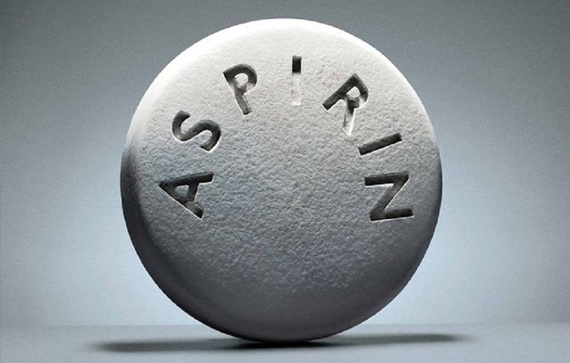 Aspirin cũng là một loại NSAID khác, có tác dụng giảm đau, hạ sốt và chống viêm.