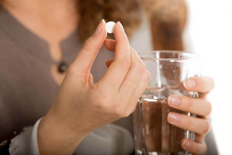 Paracetamol là loại thuốc phổ biến giúp giảm cơn đau và hạ sốt