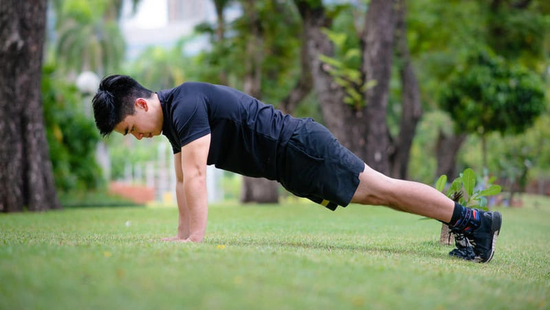 Chống đẩy (push-up) là bài tập cơ bản nhưng cực kỳ hiệu quả