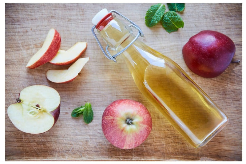 Giấm táo Apple Cider Vinegar (ACV) được làm từ táo nghiền nát