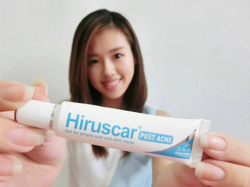 Hiruscar Post Acne Gel là sản phẩm gel chăm sóc mụn thâm và sẹo mụn