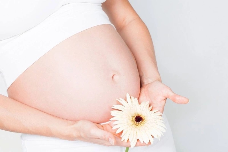 Nguyên Nhân và Rủi Ro Khi Ra Nước Ối Sớm