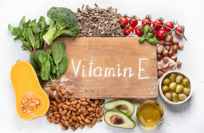 Vitamin E có thể giúp giảm viêm và bảo vệ các tế bào tuyến giáp