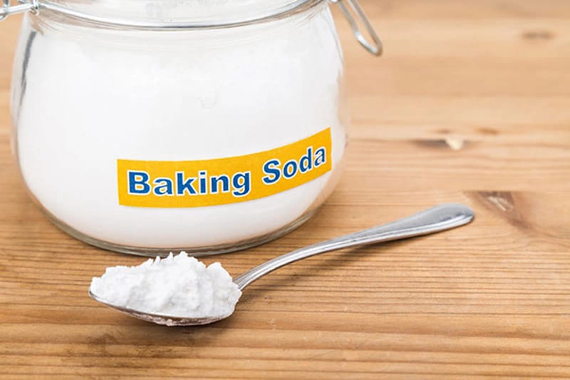 Kết hợp Baking Soda và dầu oliu để trị thâm môi