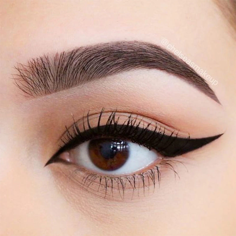 Cách kẻ Eyeliner đuôi cá