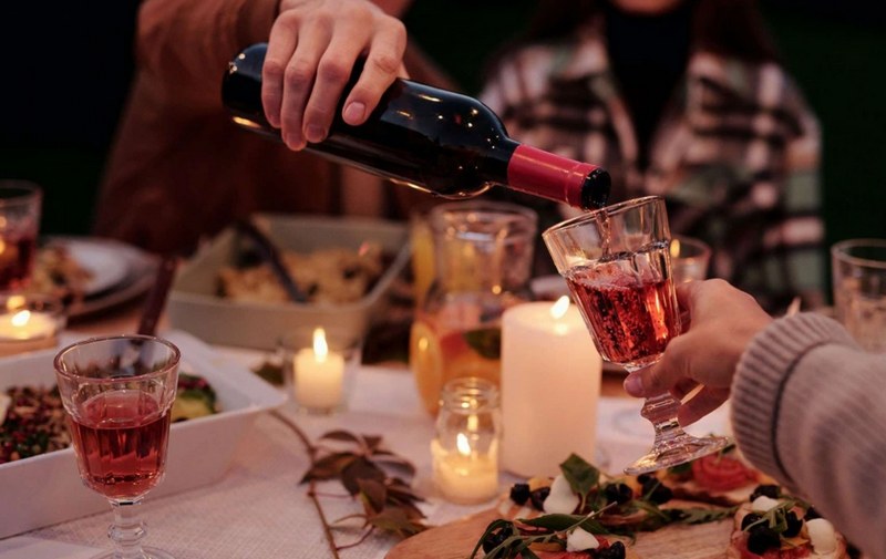 Cách Uống Rượu Không Say: Bí Quyết Tỉnh Táo Trong Cuộc Vui