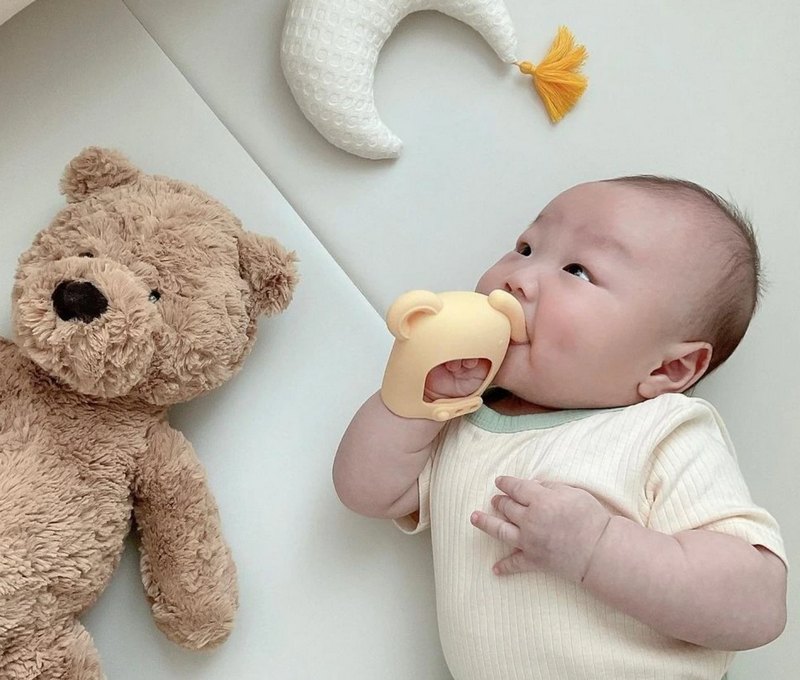 Vì sao bé cần gặm nướu khi mọc răng?