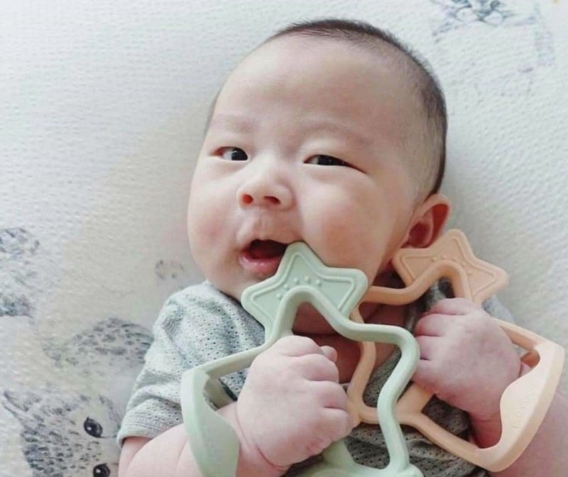 Tiêu chí chọn gặm nướu an toàn cho bé